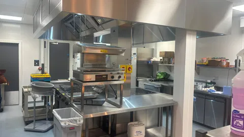 Clean commercial restaurant kitchen in the UK supported by professional pest control and preventative pest management